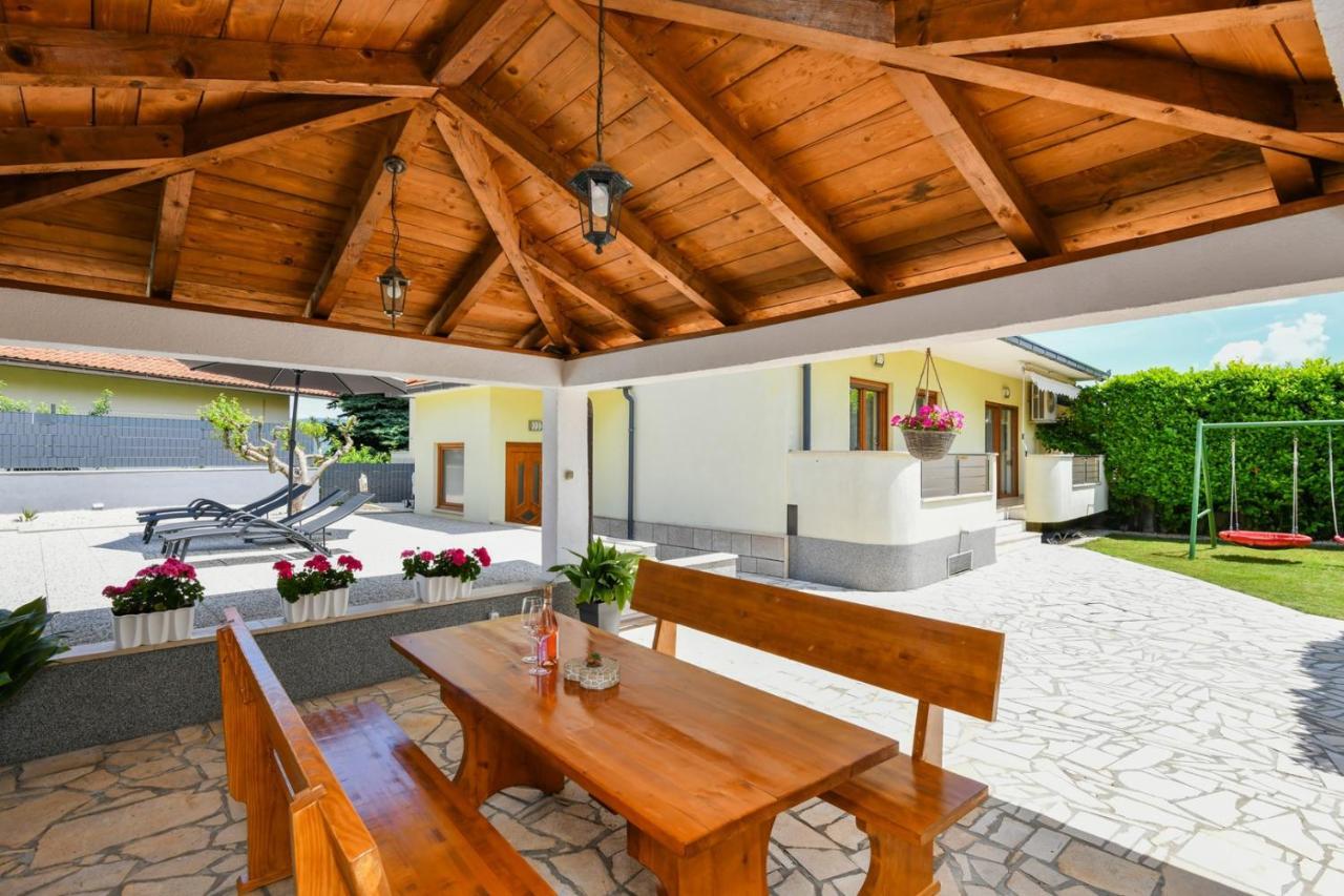 Villa Tea In Imotski, Private Pool Zmijavci エクステリア 写真
